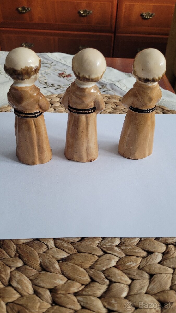 Traja mnísi z porcelánu - 3