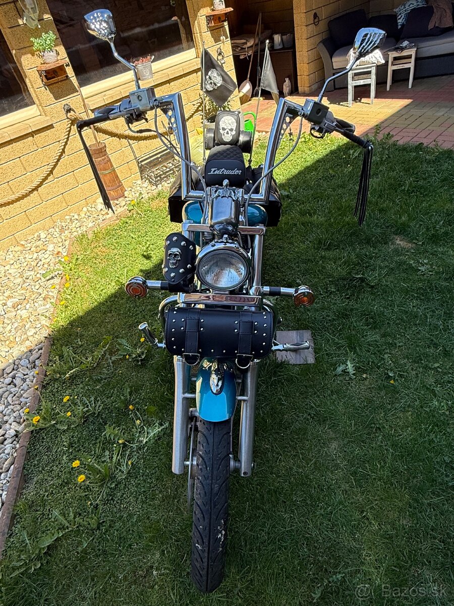 Suzuki VS 800 - 3