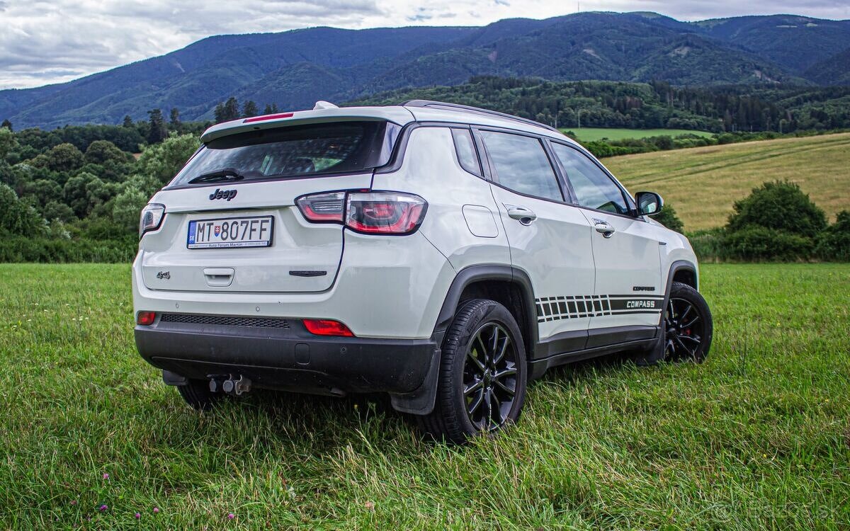 Jeep Compass 1.3 TURBO Limited - 3