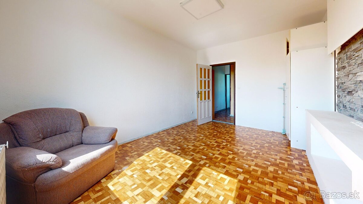 NA PREDAJ 3 IZBOVÝ BYT - KOMENSKÉHO, SMOLENICE - 3