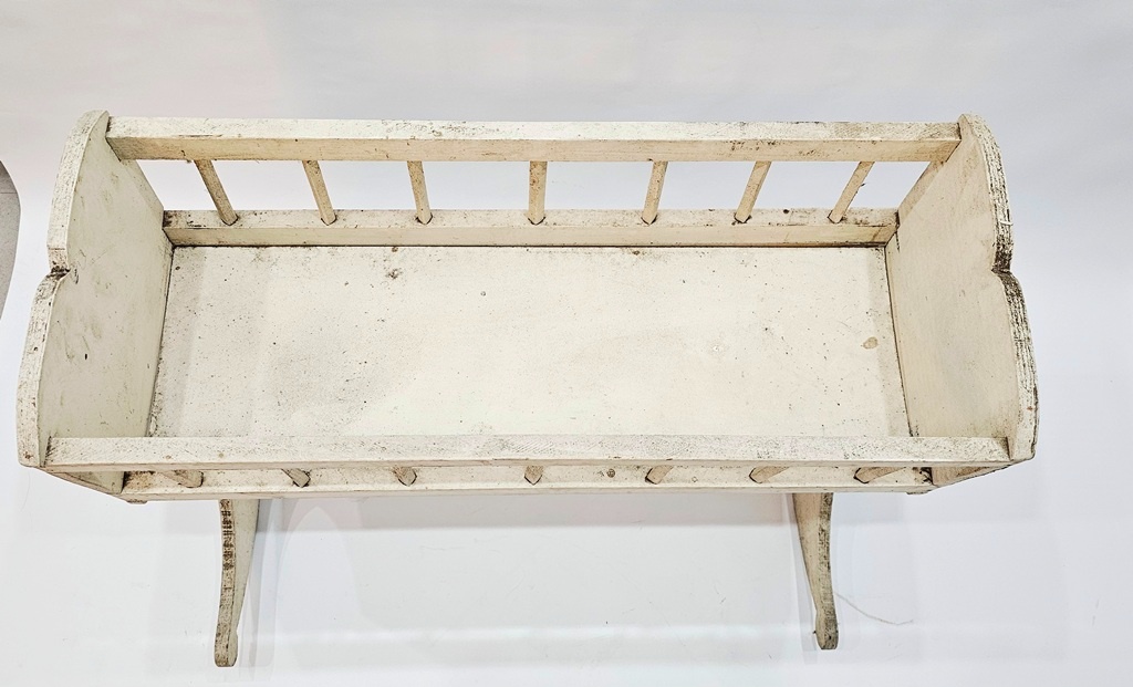 drevená kolíska pre bábiky - 3