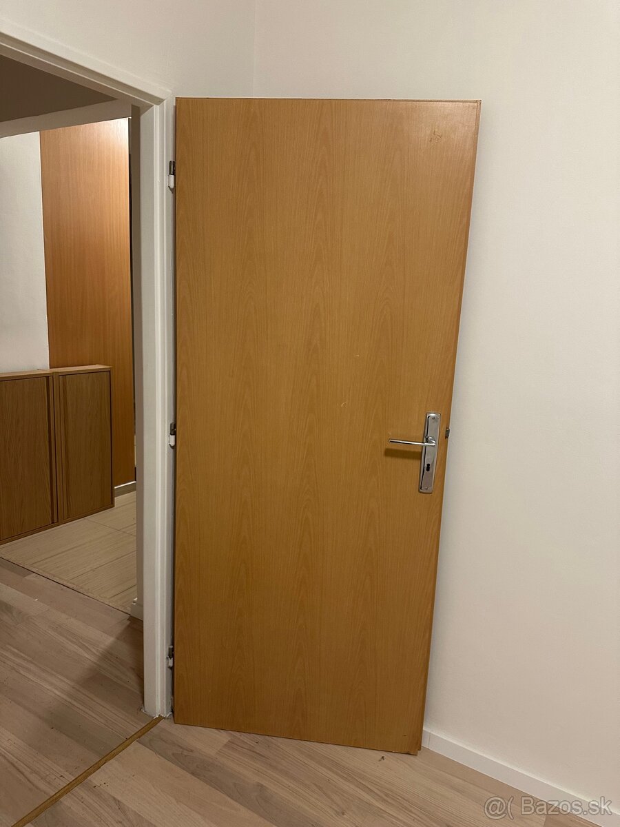 Predám dvere 1+1+1dvojkridlove (vrátane kľučiek) - 3