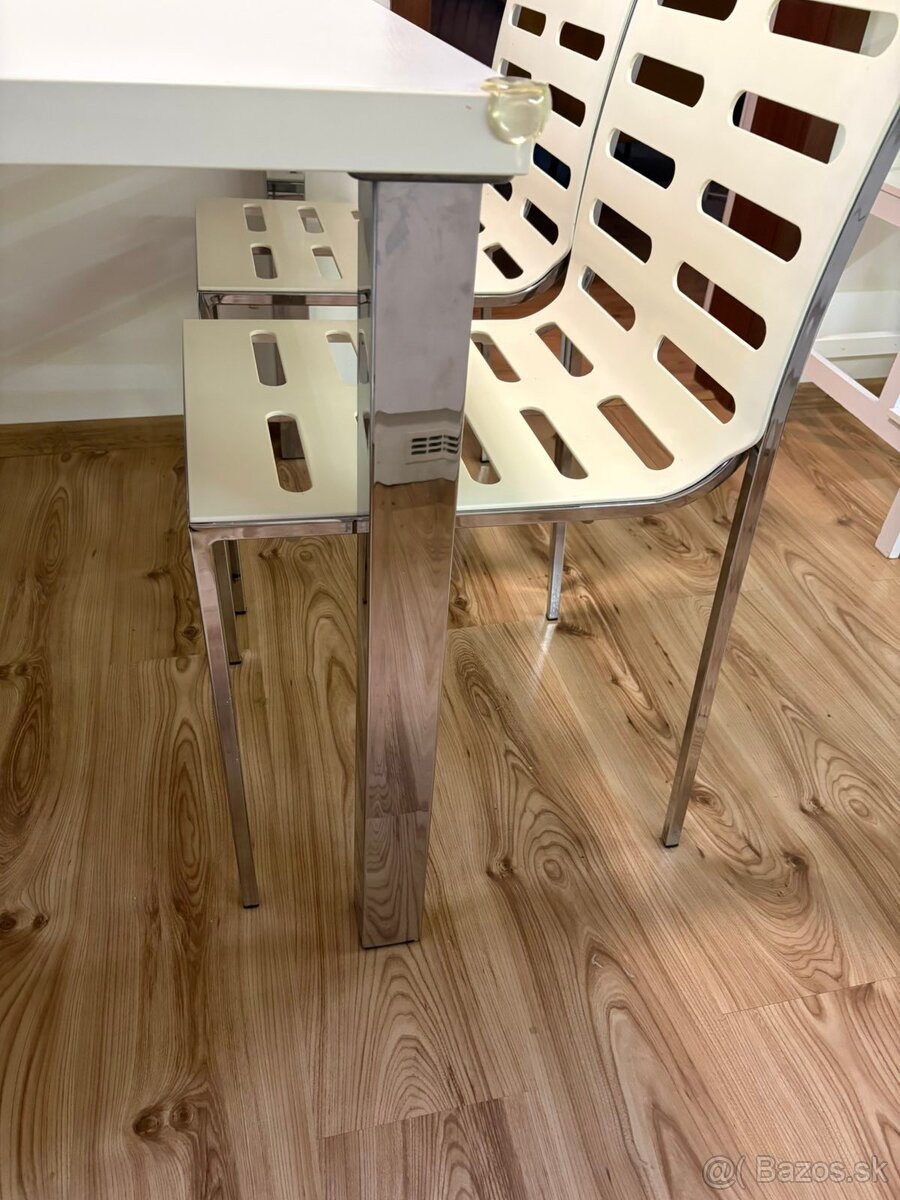 predam kuchynsky stol a stolicky - 3