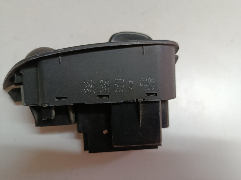 vypinac svetiel volkswagen polo 6n194153111 20€ - 3