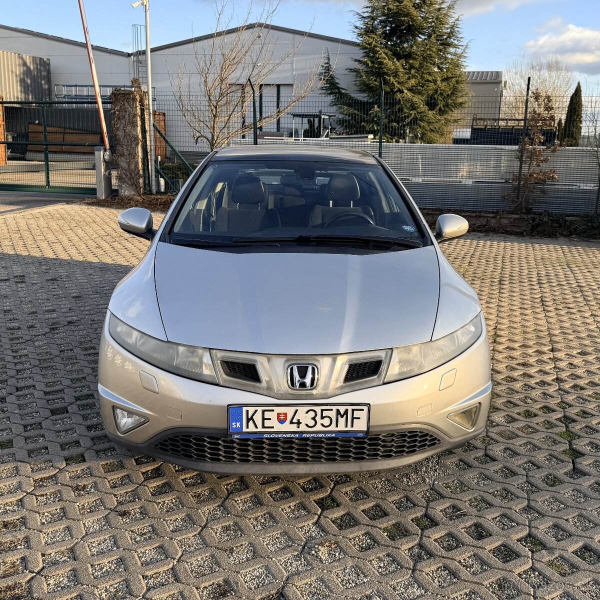 Predám Honda Civic 8. generácie 1.8 VTEC - 3