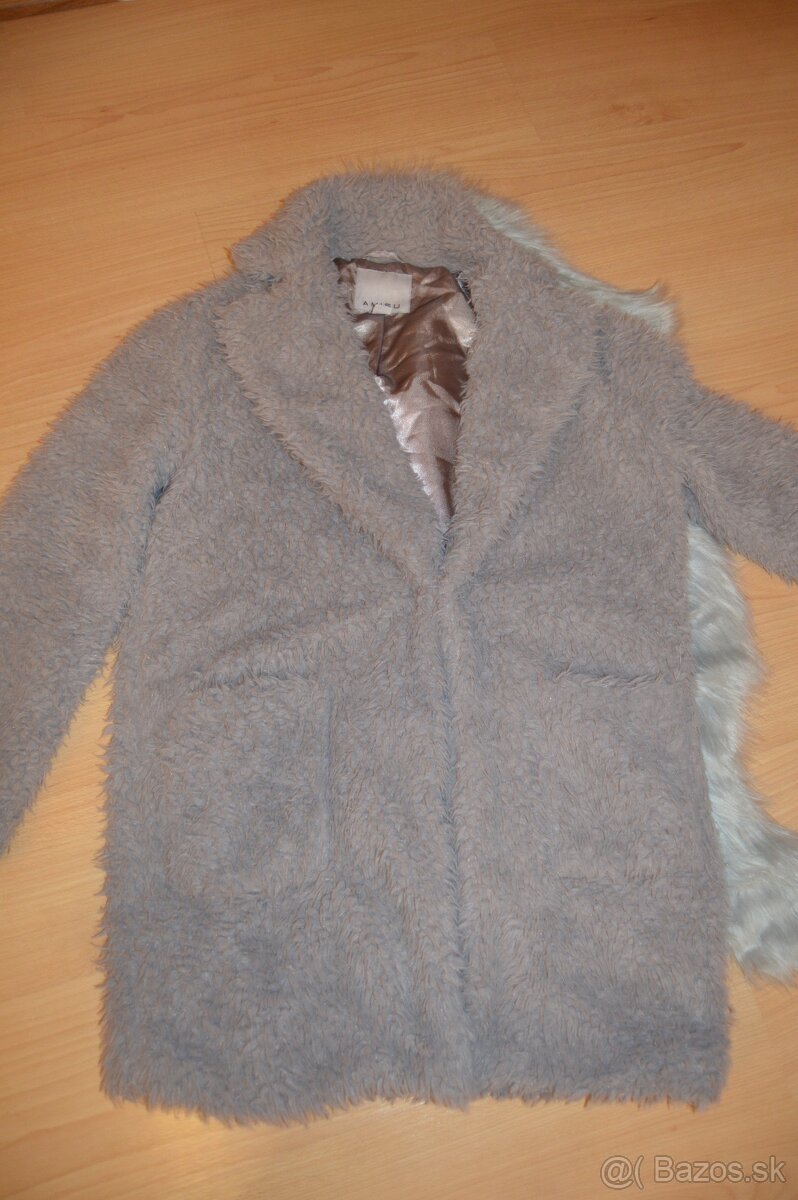 Šedý huňatý kabátik - 3