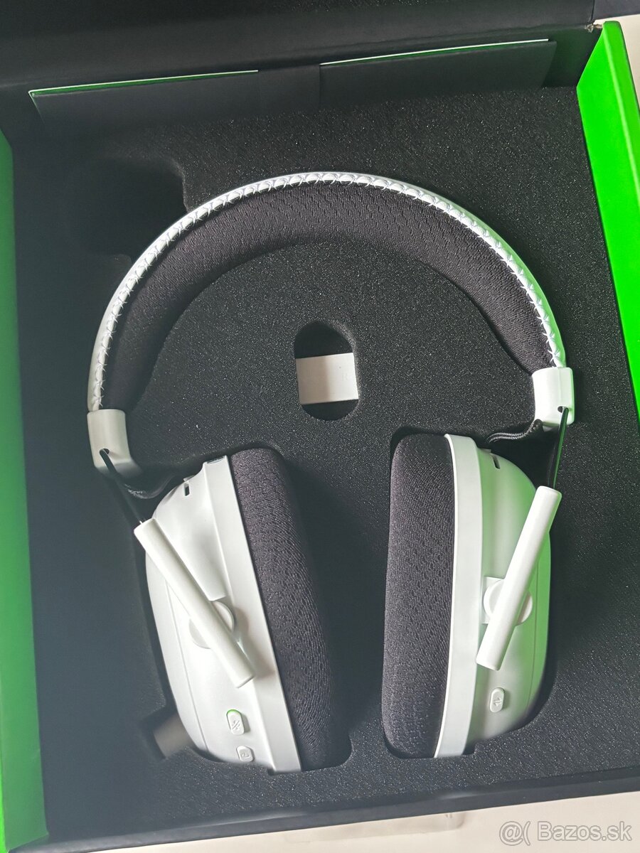 Nové Razer Blackshark v2 Pro 2023 USB-C, White edition - 3