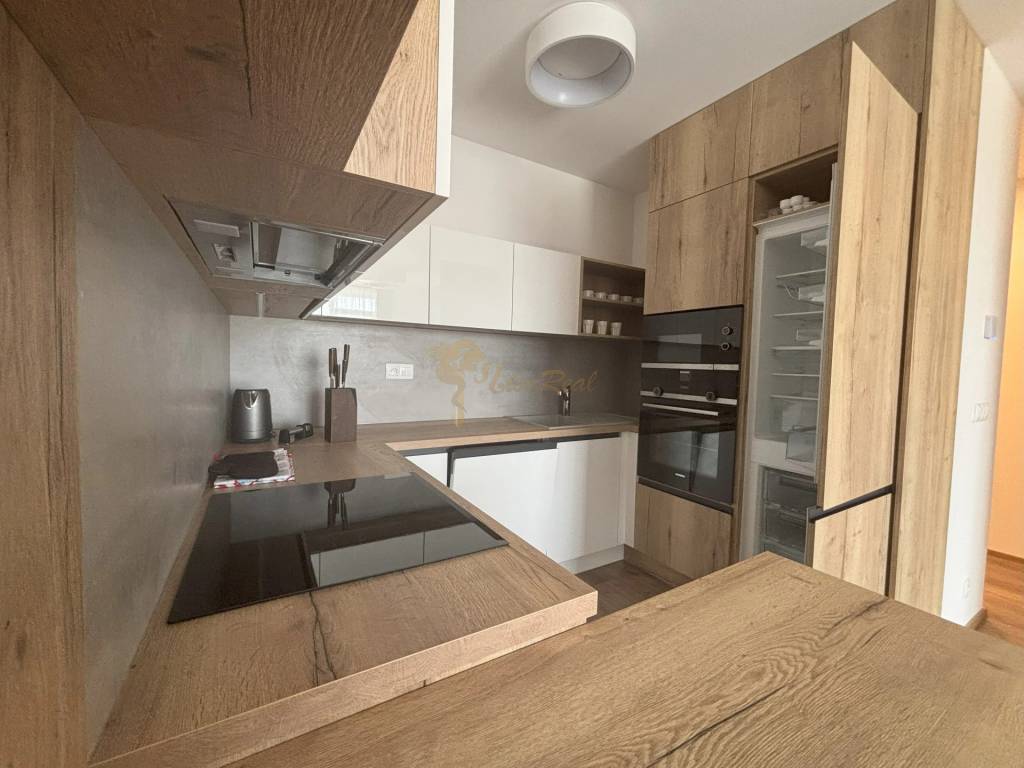 2-izb. byt, Bystrická ul., Devínska Nová Ves, pivnica, park. - 3