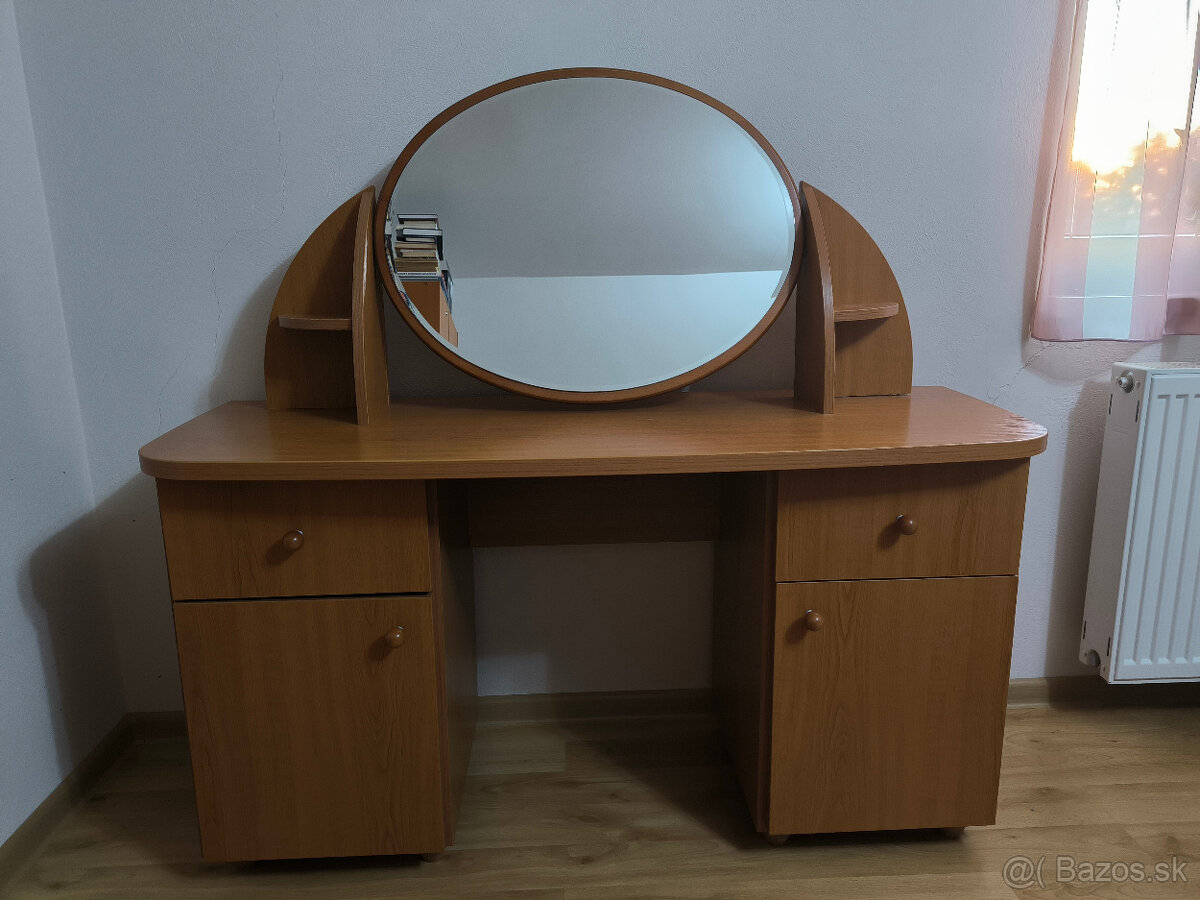 Toaletný stolík so zrkadlom - 3