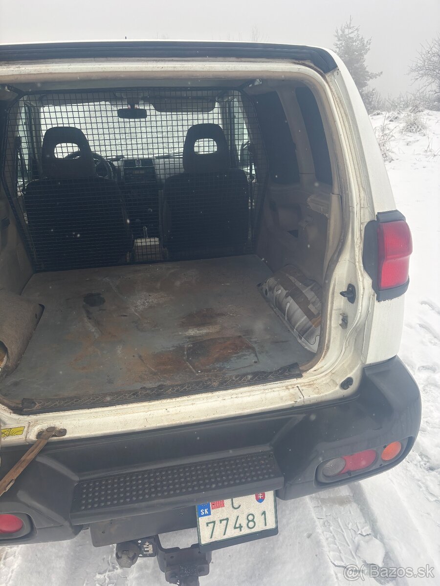 predám nissan terrano 2.7 tdi 92kw 3dv - 3