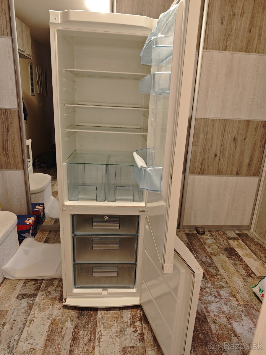 Predám chladničku s mrazničkou Electrolux - 3