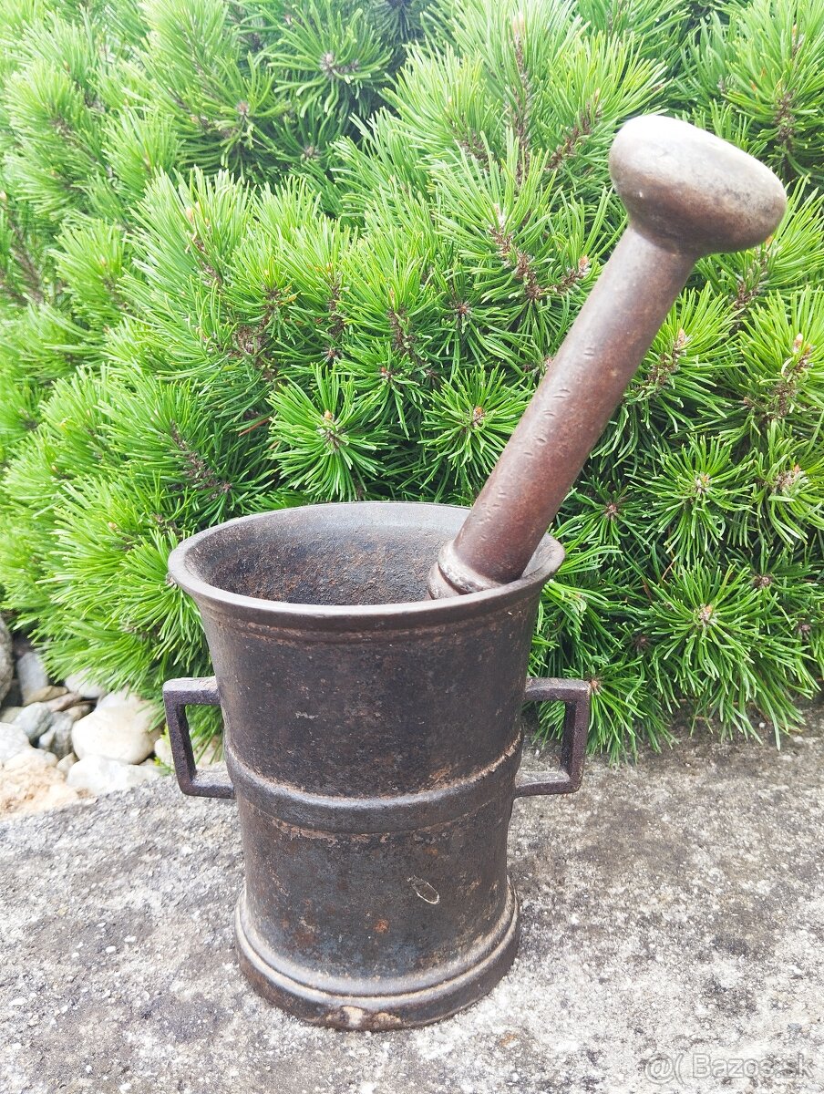 Velký hmoždíř s uchy a tloukem - 3