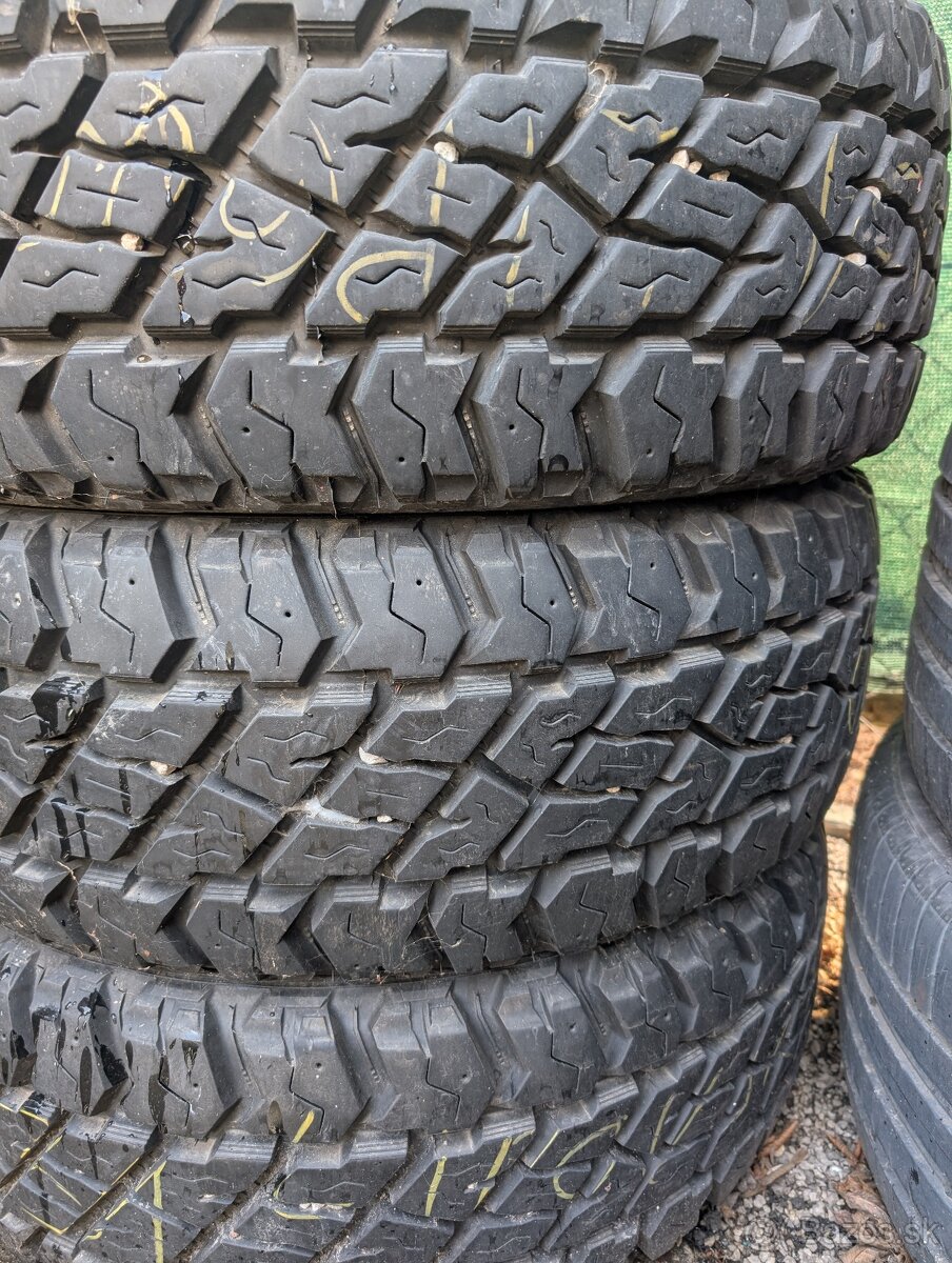 Cooper discovery S/T maxx 265/65 R17 117/120Q - 3