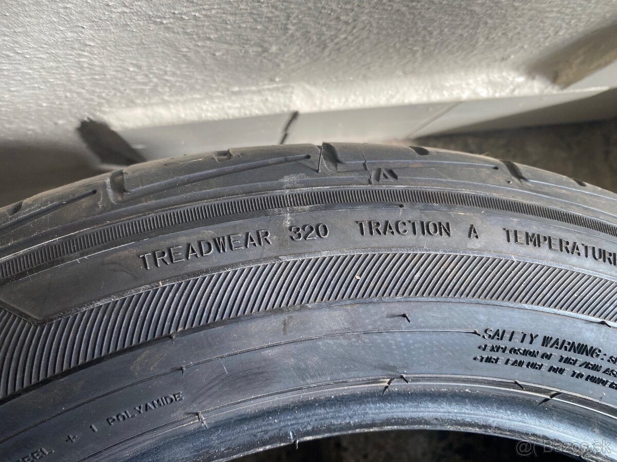 Sada letnych gum 215/55 R17 94w - 3