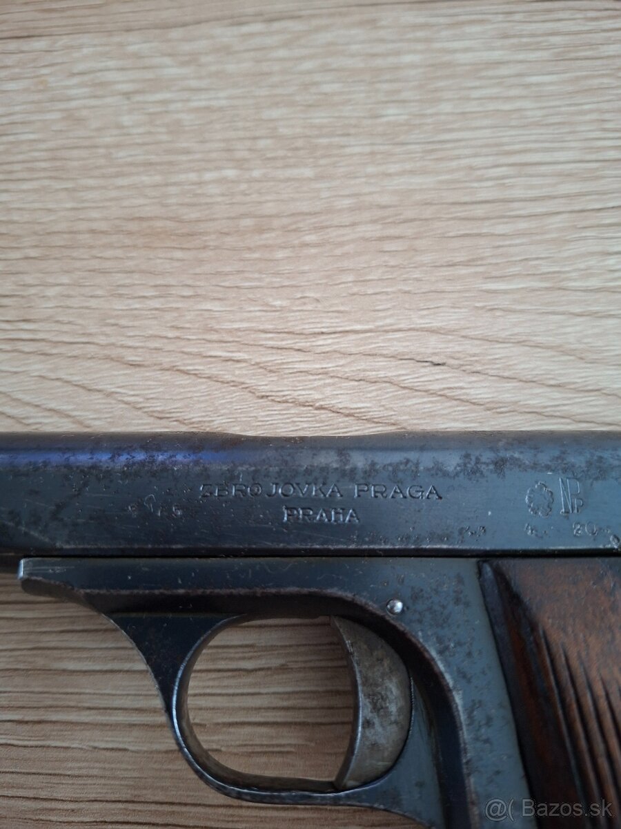 Predám vzácnu pištoľ Praga  cal. 7,65mm Browning - 3