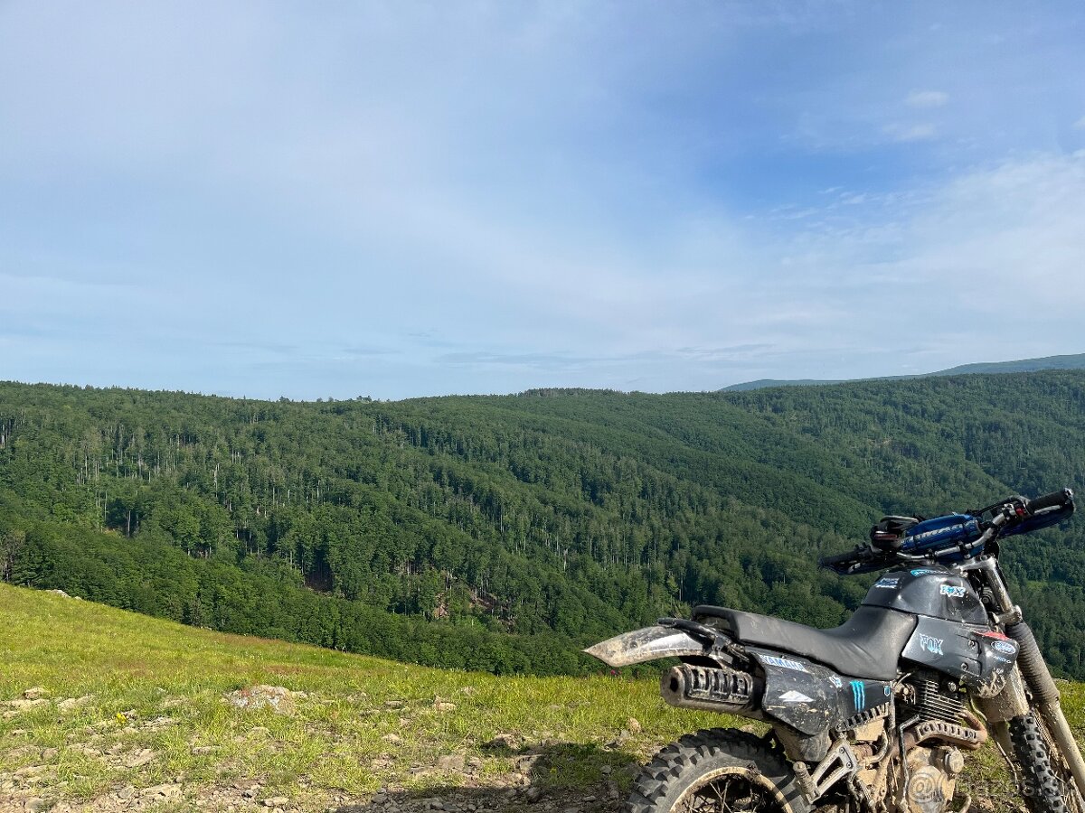 Predám yamaha xt 600 - 3