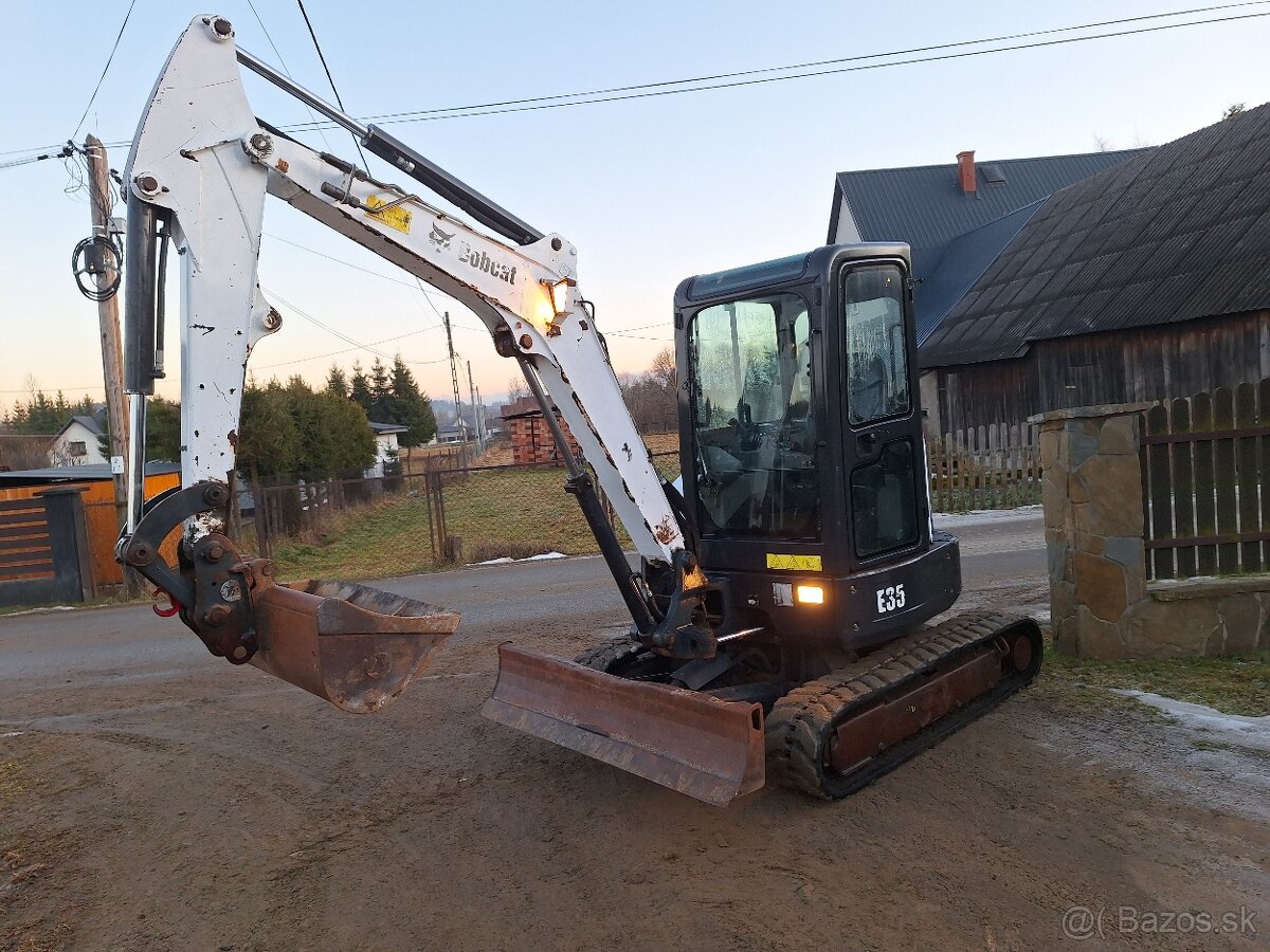 Minibager Bobcat e35 - 3