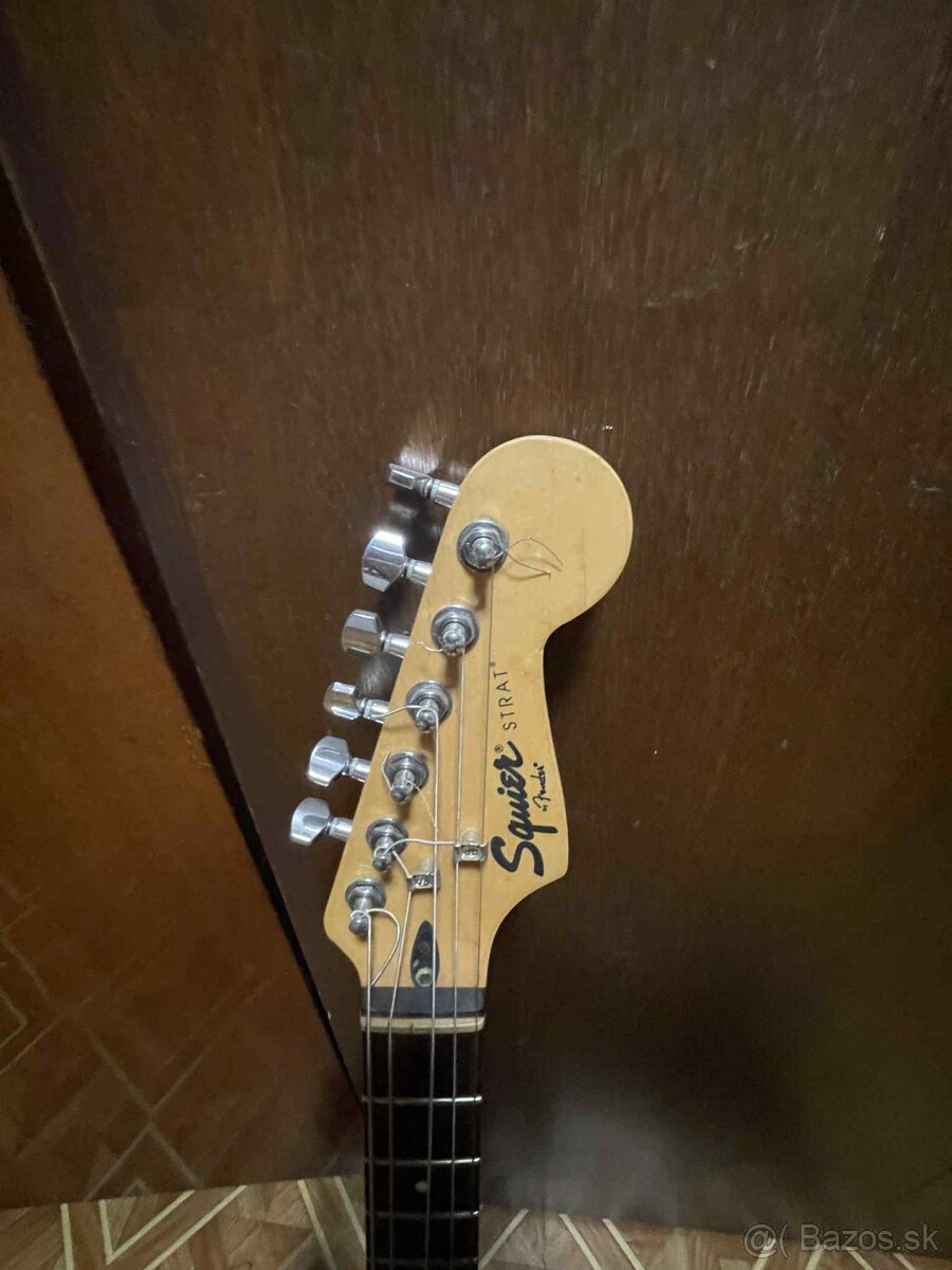 Elektrická gitara Squier Strat + kombo Squier Frontman 10G - 3