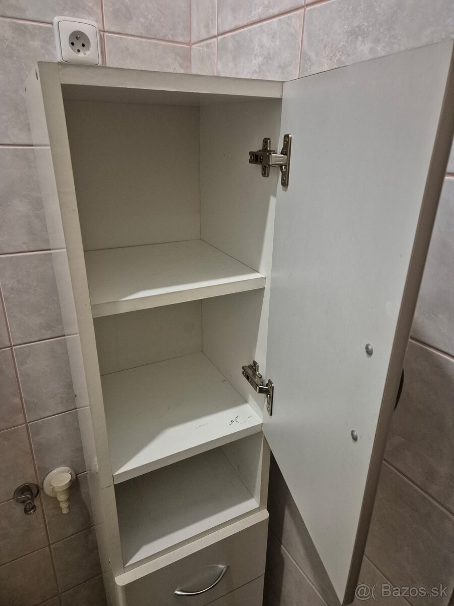 Kúpeľňova skrinka - 3