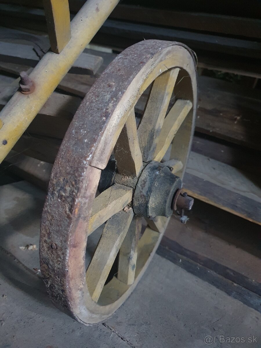 Predam maly dreveny voz rebrináčik. - 3