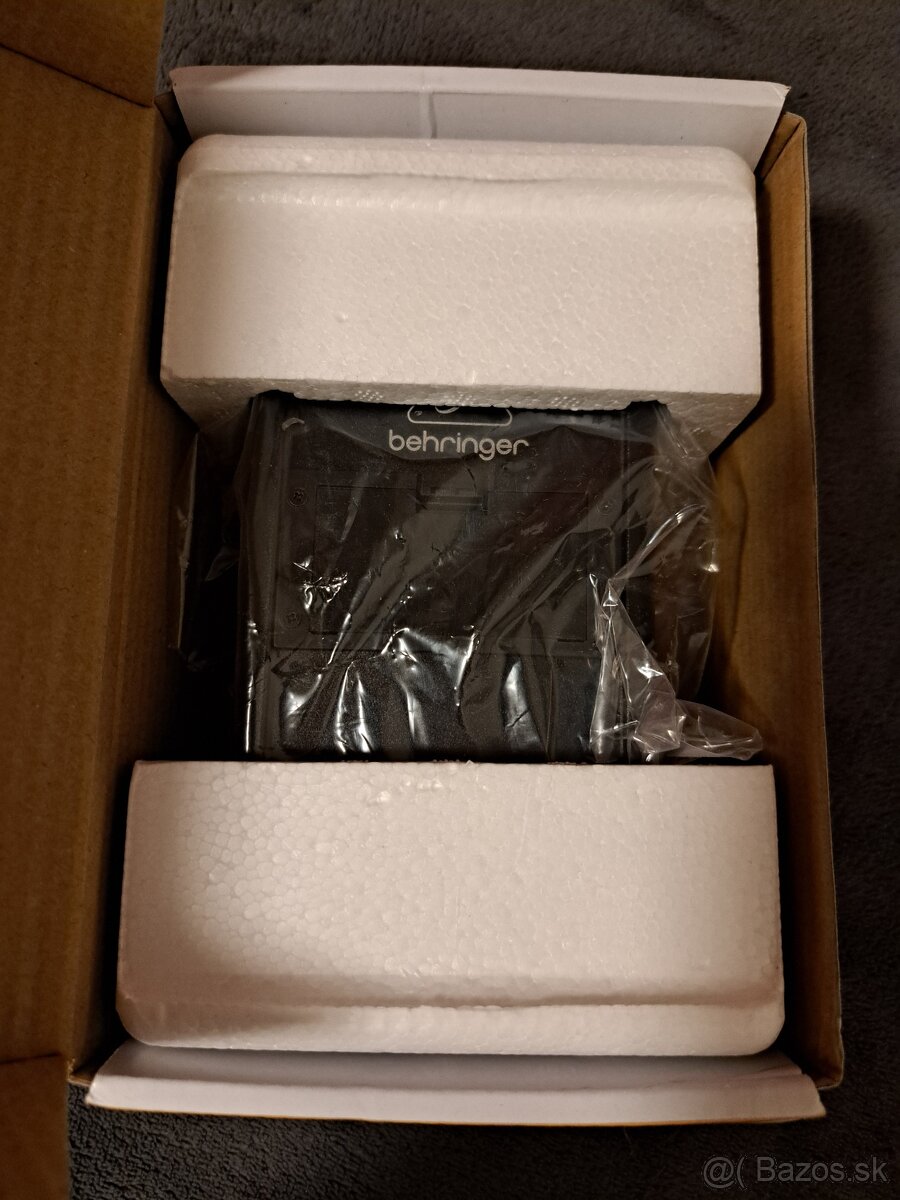 Behringer POWERPLAY P1 - 3