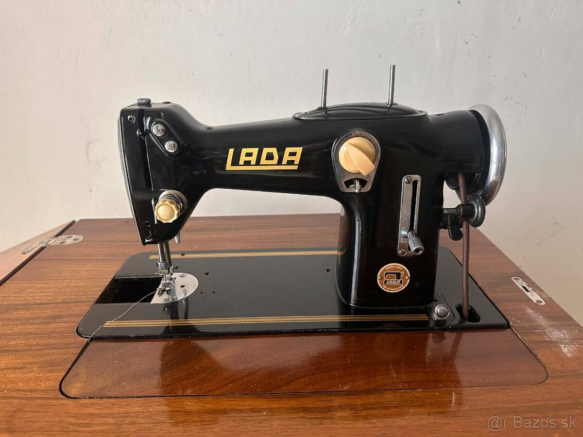 Šijací stroj Lada - 3