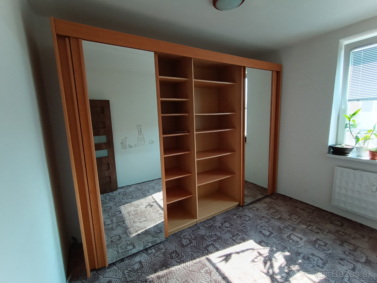 Šatníková skriňa - 3