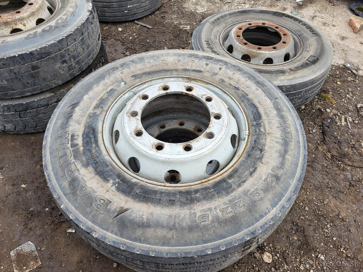 Ťahač kamion 22,5 disky s pneu Volvo - 3