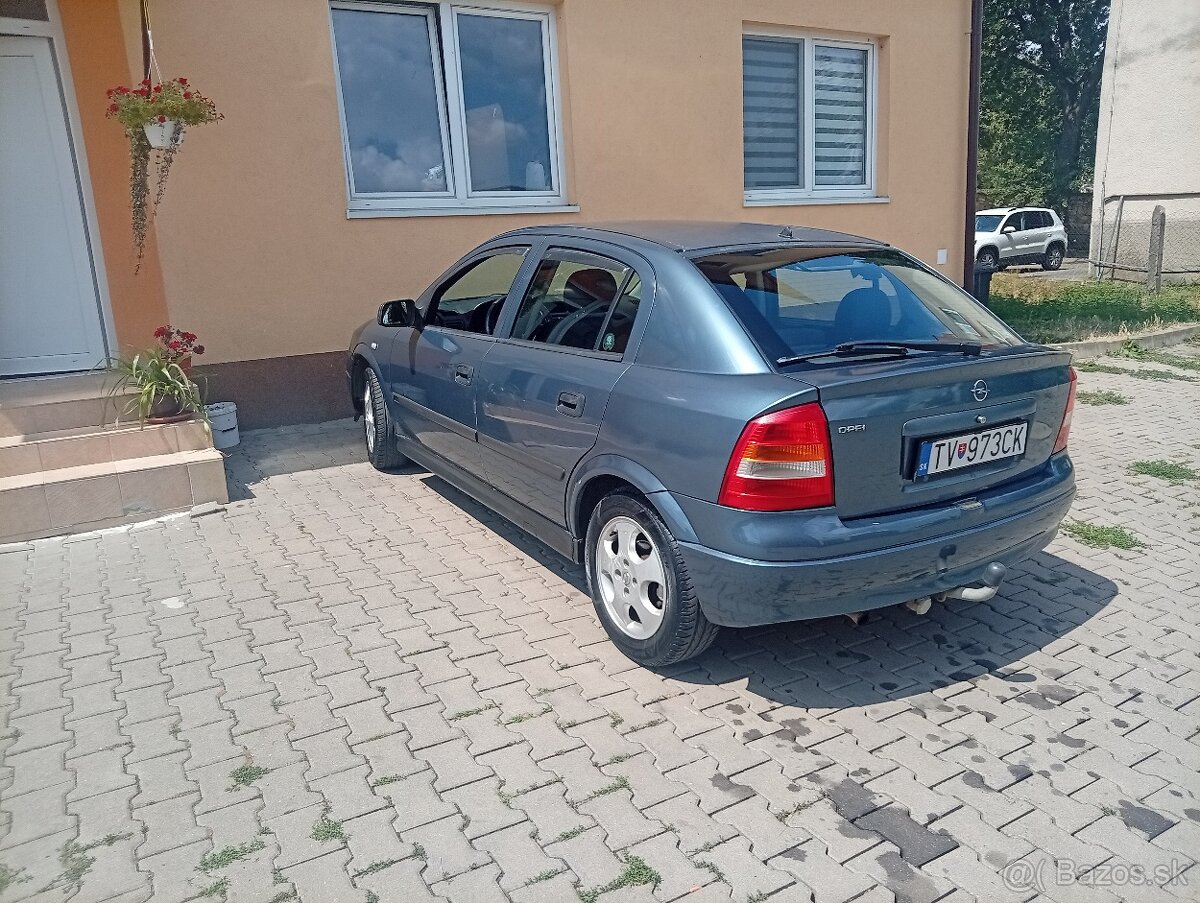 Opel Astra 1.4 benzín - 3