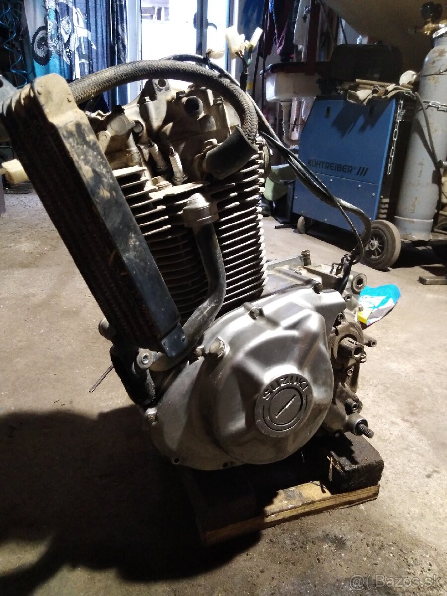 Suzuki dr 650
