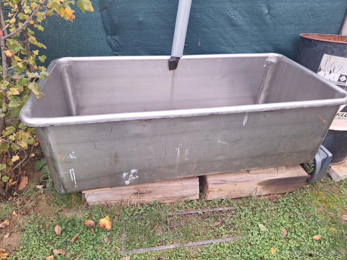 Predám celku 600l nerezovu vanu - 3