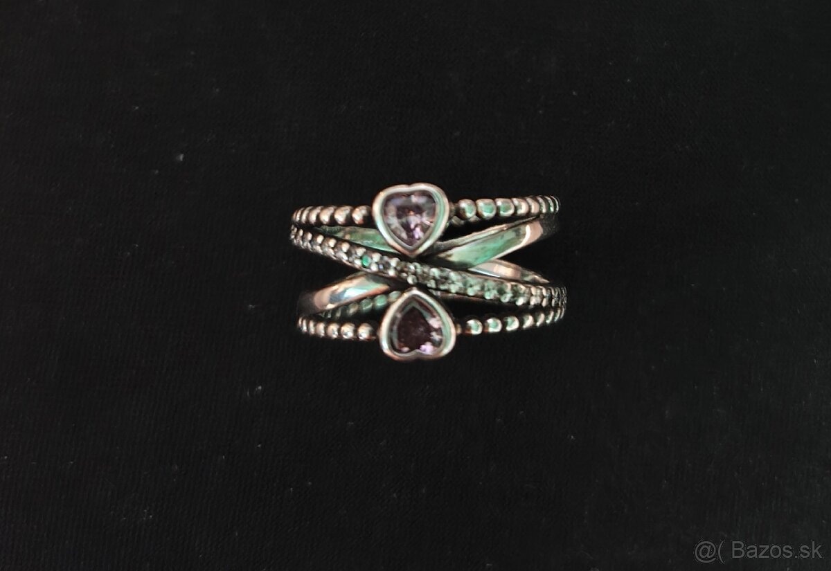 Strieborný prsteň so srdiečkami a zirkónmi - 3