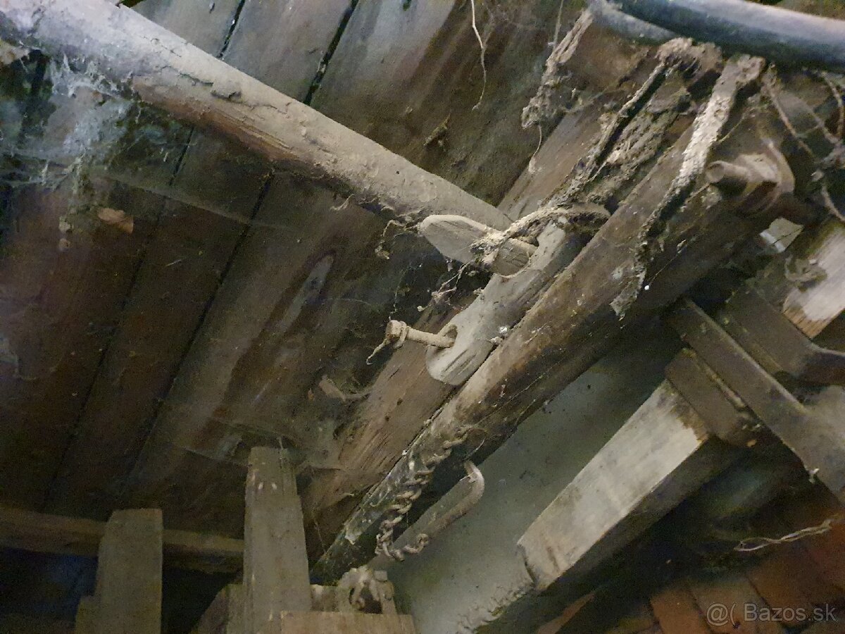 Predam 103 ročné drevene oje z voza z s kovanim z roku 1922. - 3