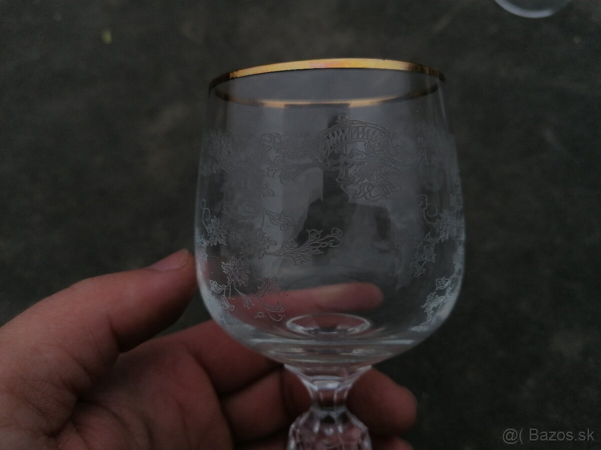Predám sklenené poháre na víno - 3