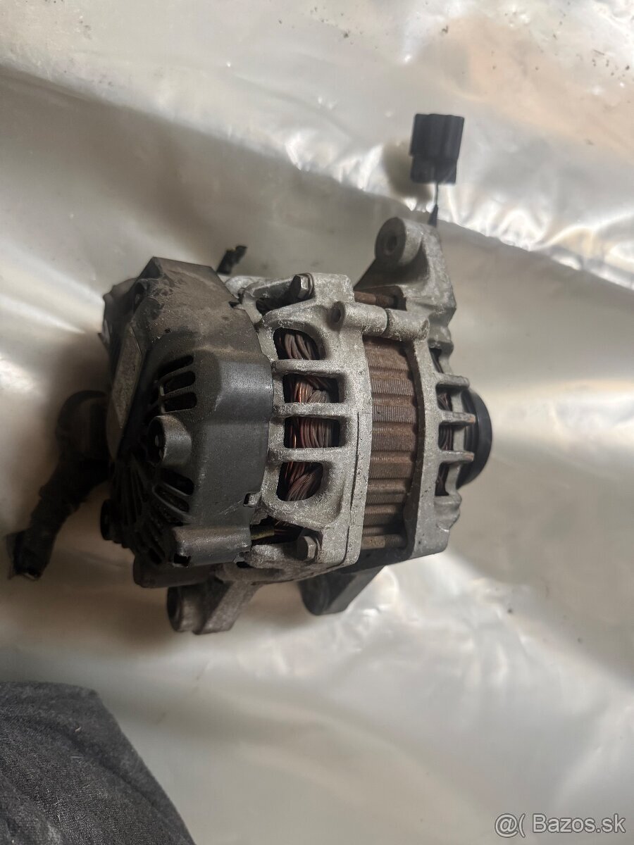 Alternátor Hyundai i20 1.25 37300-03600 - 3