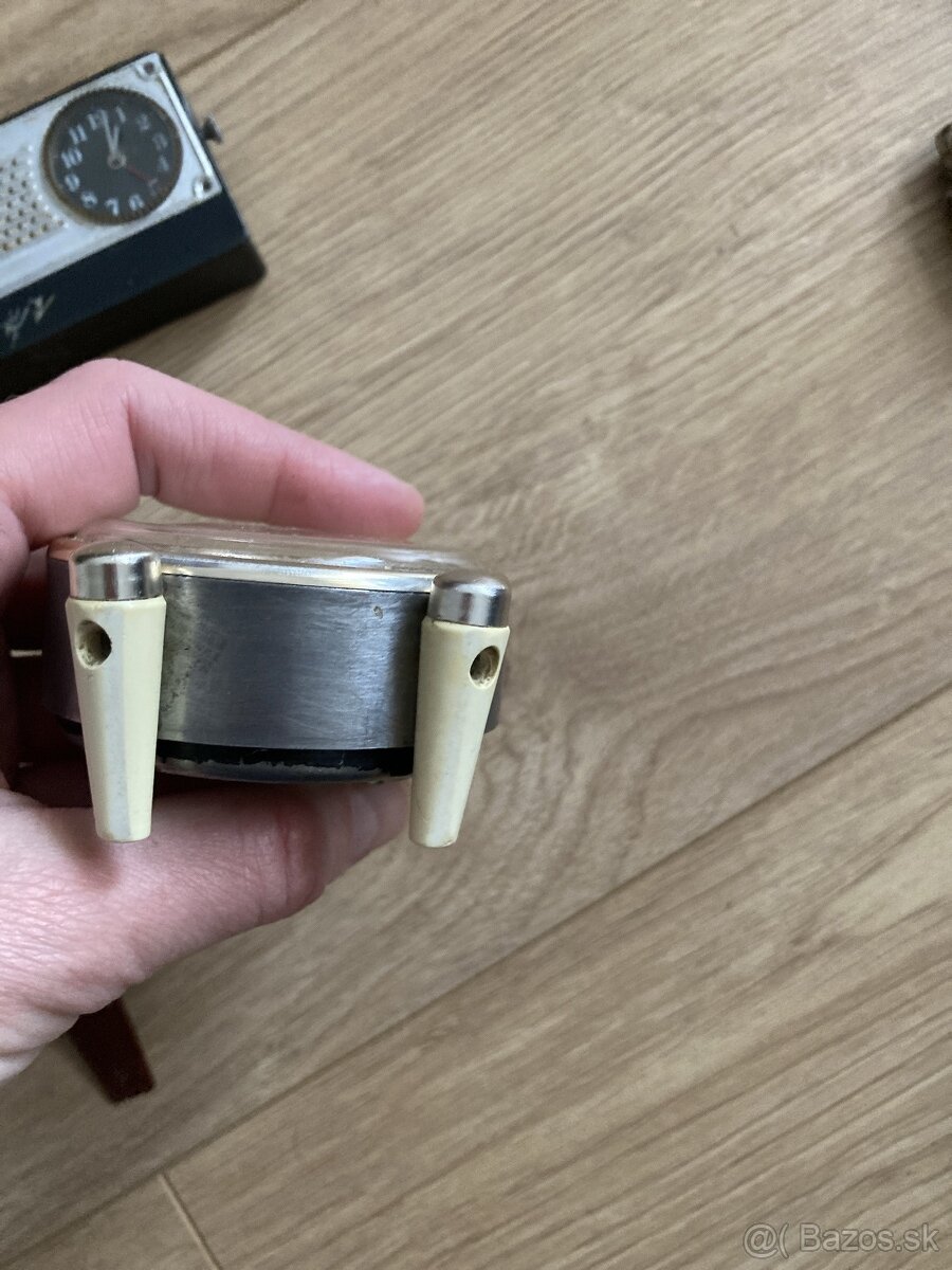 staré hodinky budíky - 3