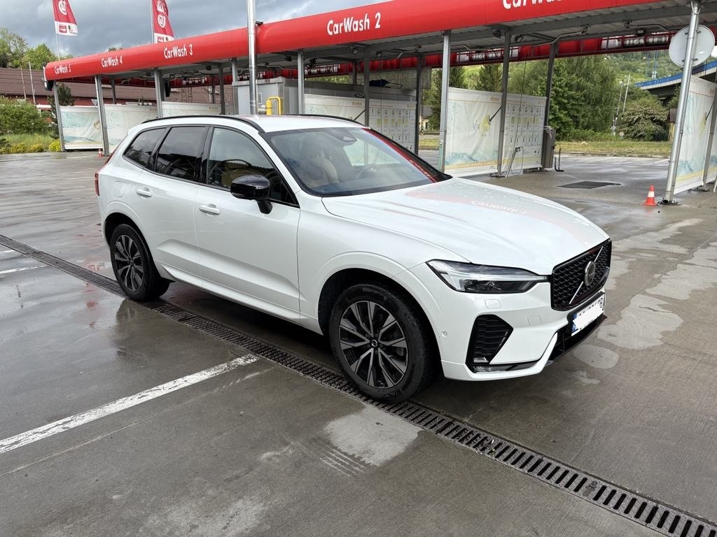 Volvo XC60 B4 145kW AWD Geartronic Plus Dark