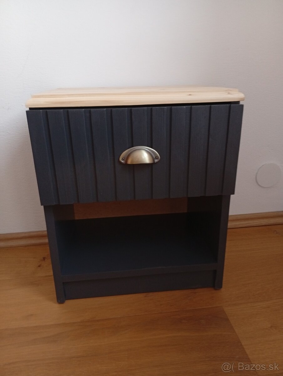 Nočný stolík / skrinka - 3