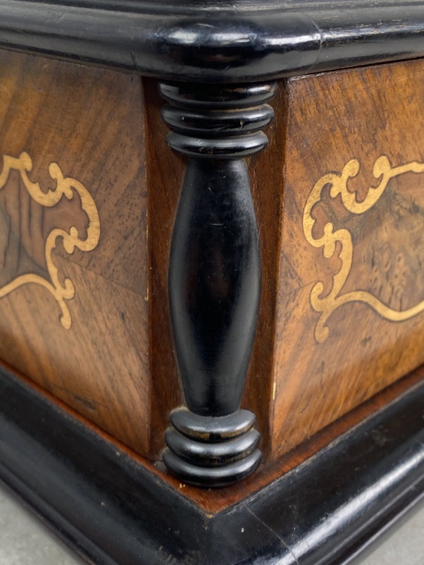 Starožitná intarzovaná kazeta na šperky - 3