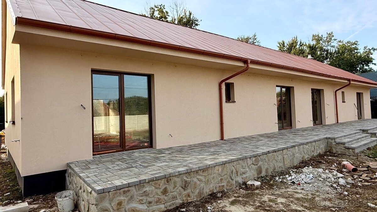 MAĎARSKO - TORNYOSNÉMETI NOVOSTAVBA 4 IZBOVÉHO RD 118 M2, PO - 3