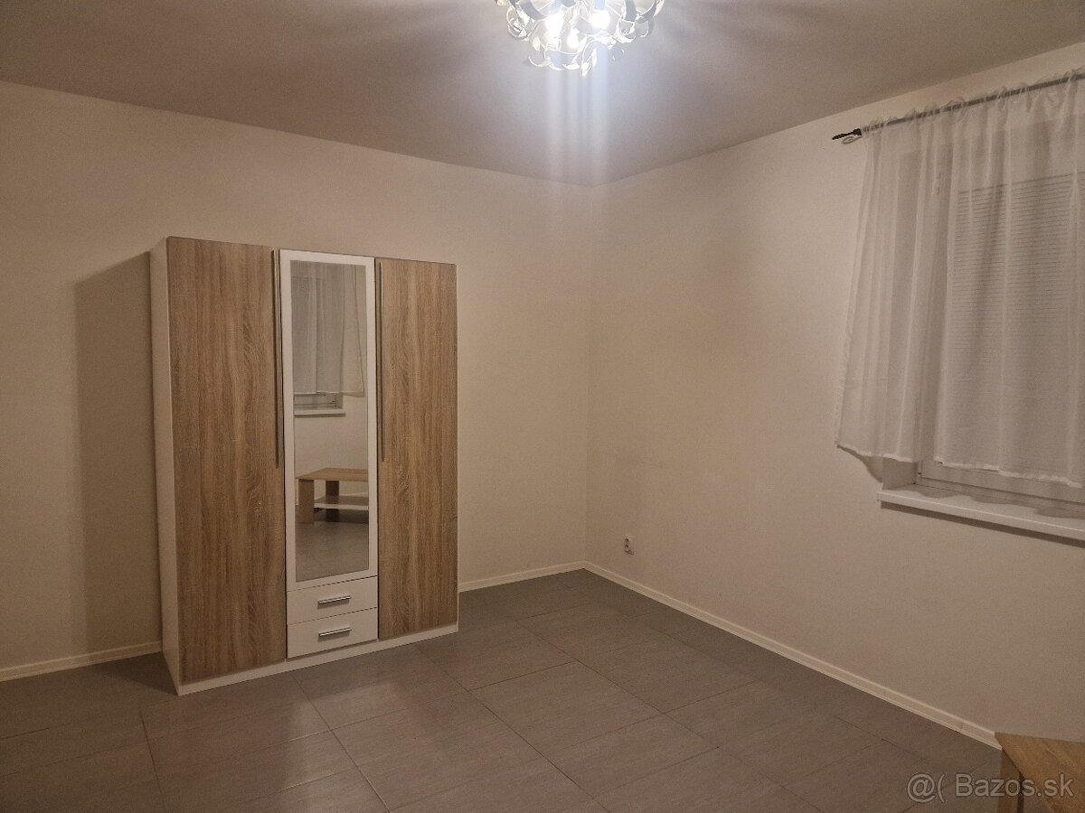 Prenájom 1-izb.byt s balk. - 3