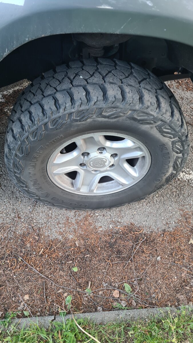 Kumho mt51 265/70R16 - 3