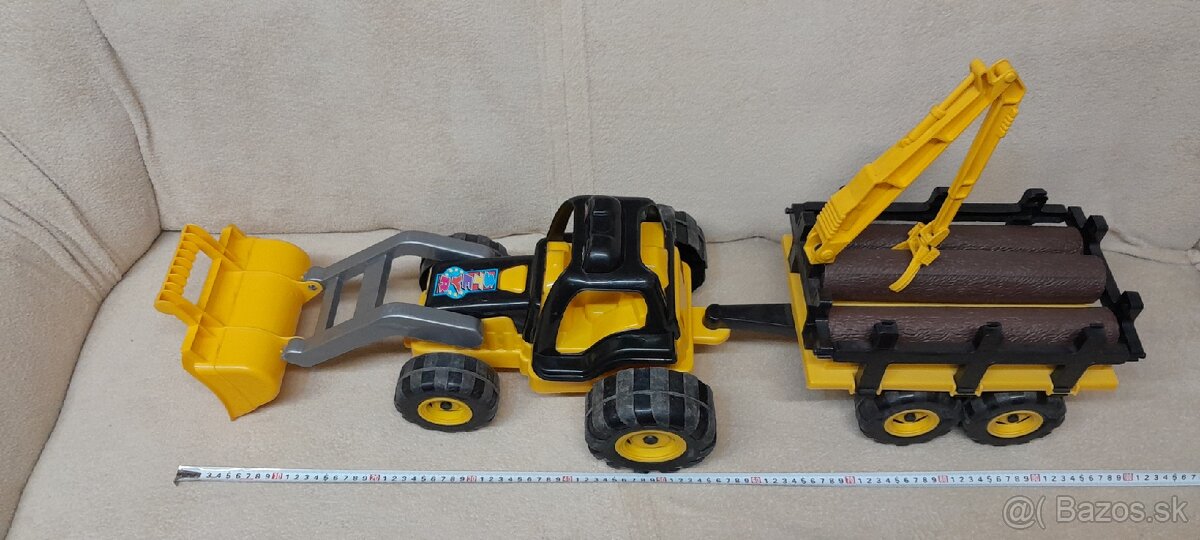Detsky traktor s prívesom a drevom - 3