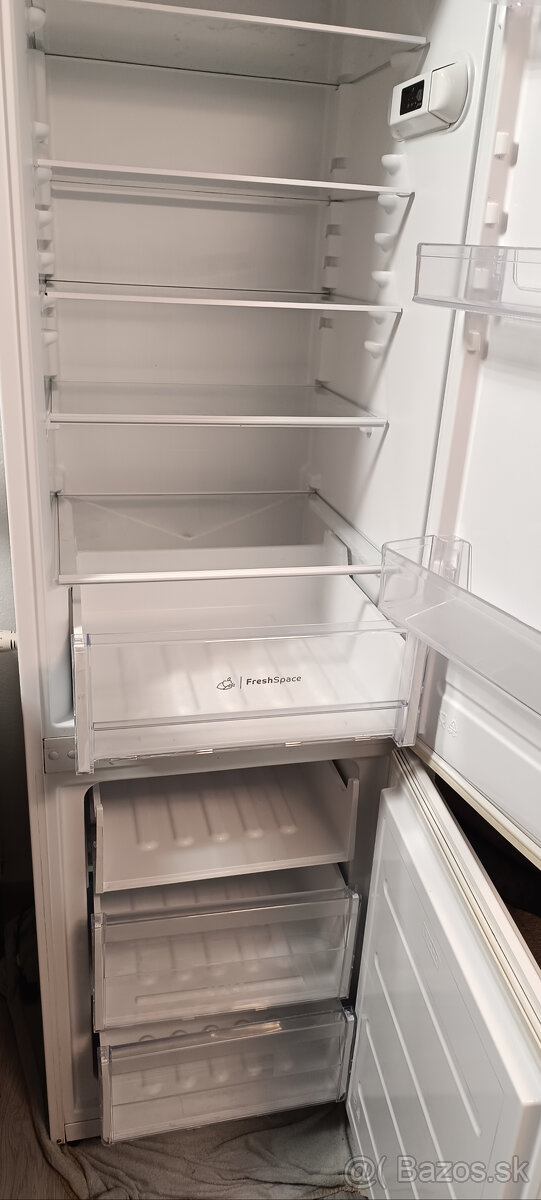 Chladnicka Indesit LI9S2EW - 3