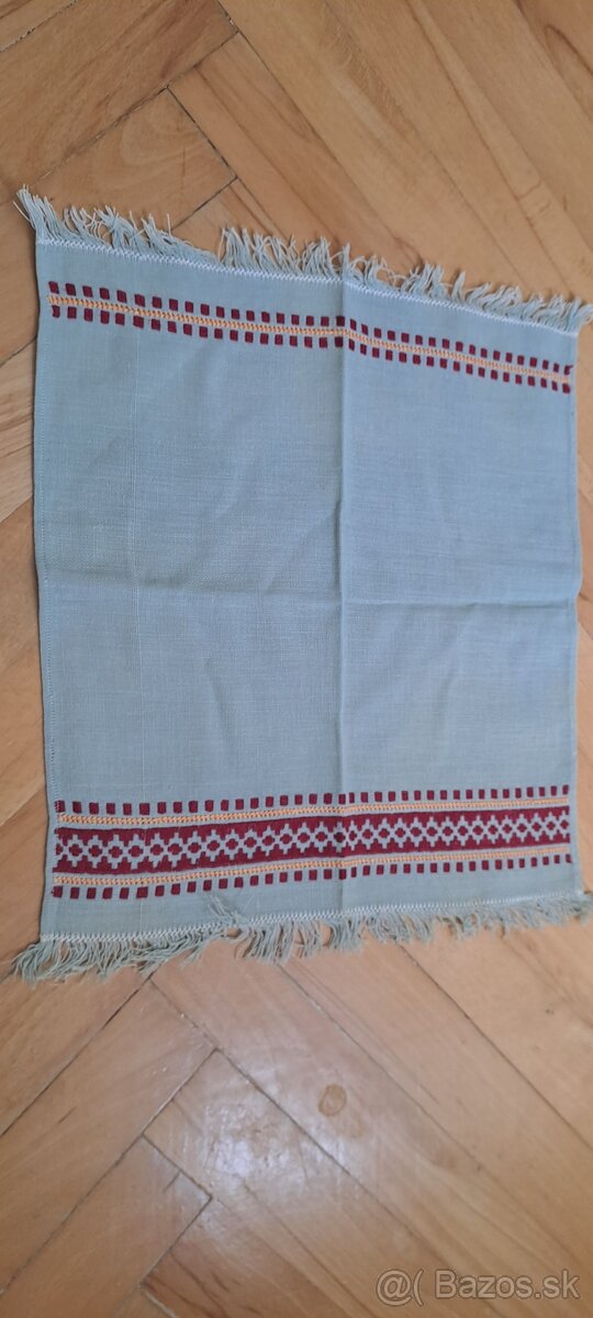 3 ručne vyšívané obrúsy - 3