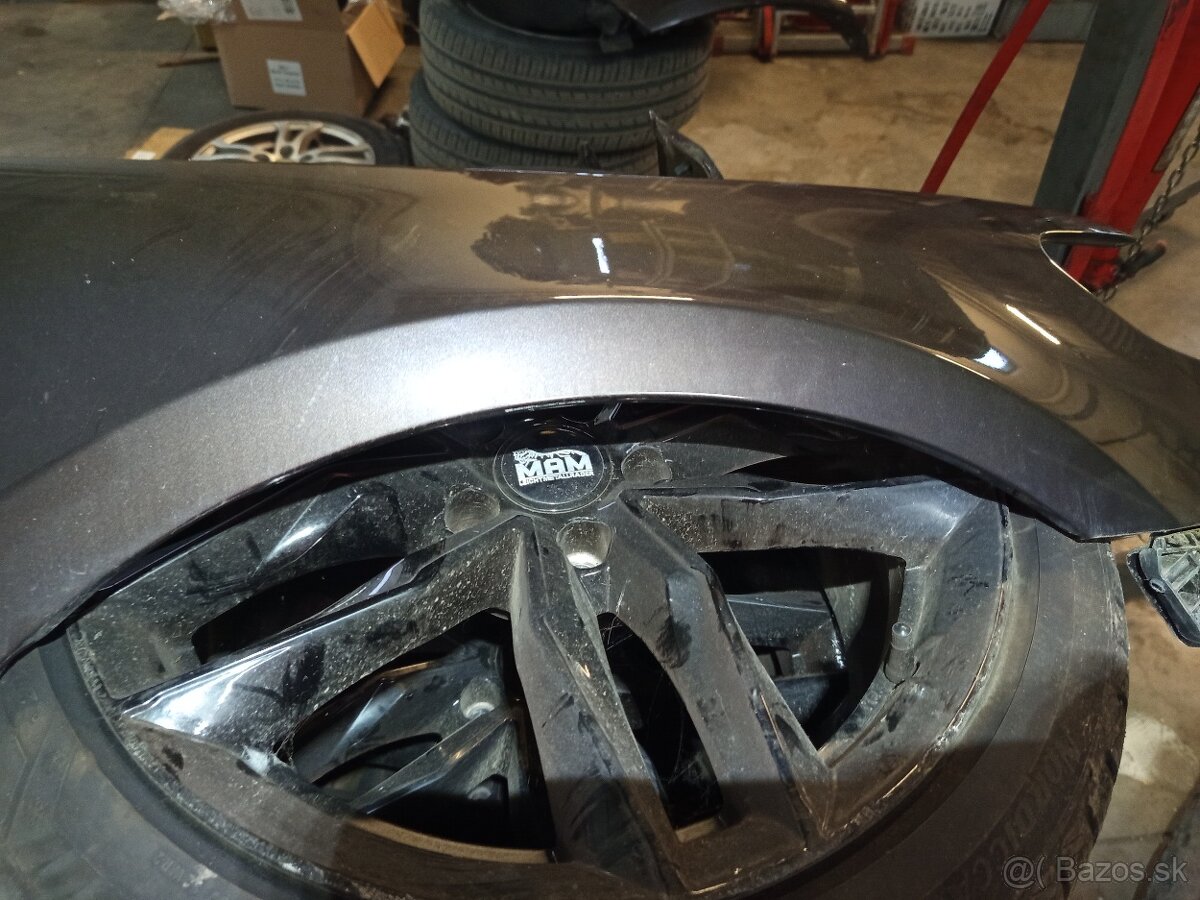 Predám predné blatníky VW Passat CC ,08- LC8Z - 3