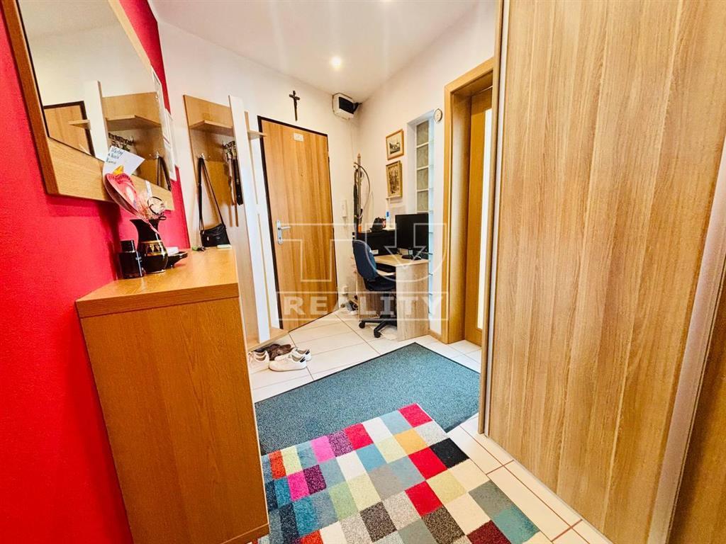 Na predaj nadštandardne zrekonštruovaný 2 izbový byt v... - 3