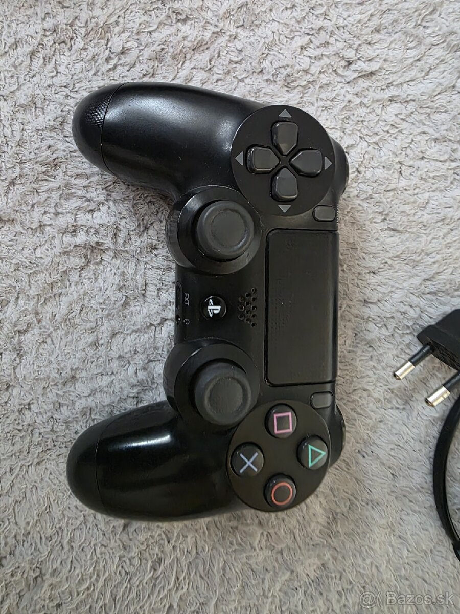 Predam Playstation 4 Slim 1 TB - 3