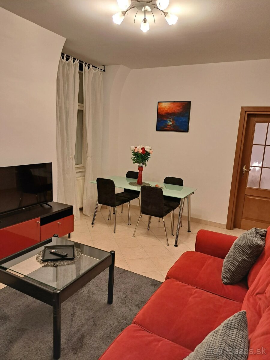 2-IZB BYT v HISTORICKOM CENTRE STARÉHO MESTA - 3