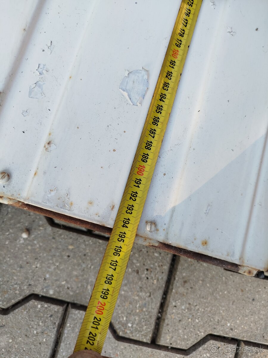 Garážová výklopná brána - 3